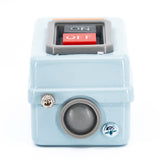 Arrancador manual trifásico, 15 Amp, en gabinete metálico, 2 botones negro y rojo (Arrancar - Parar)