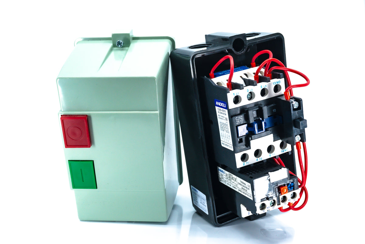 Arrancador magnético tripolar a tensión plena en gabinete con 2 botones (Tamaño 2)