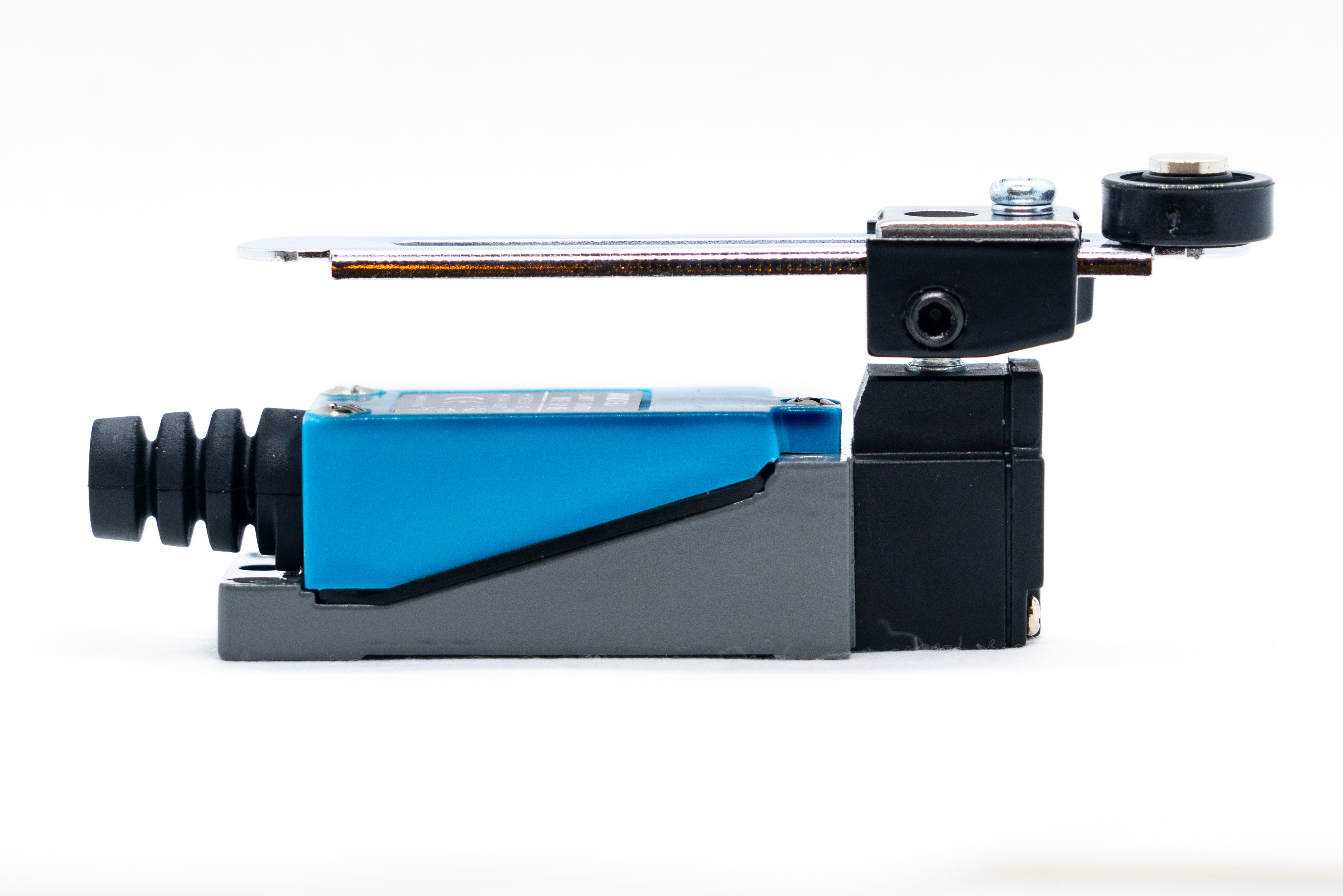 Interruptores de Límite serie AH, tamaño pequeño, cuerpo metálico con cubierta y rodillo plásticos